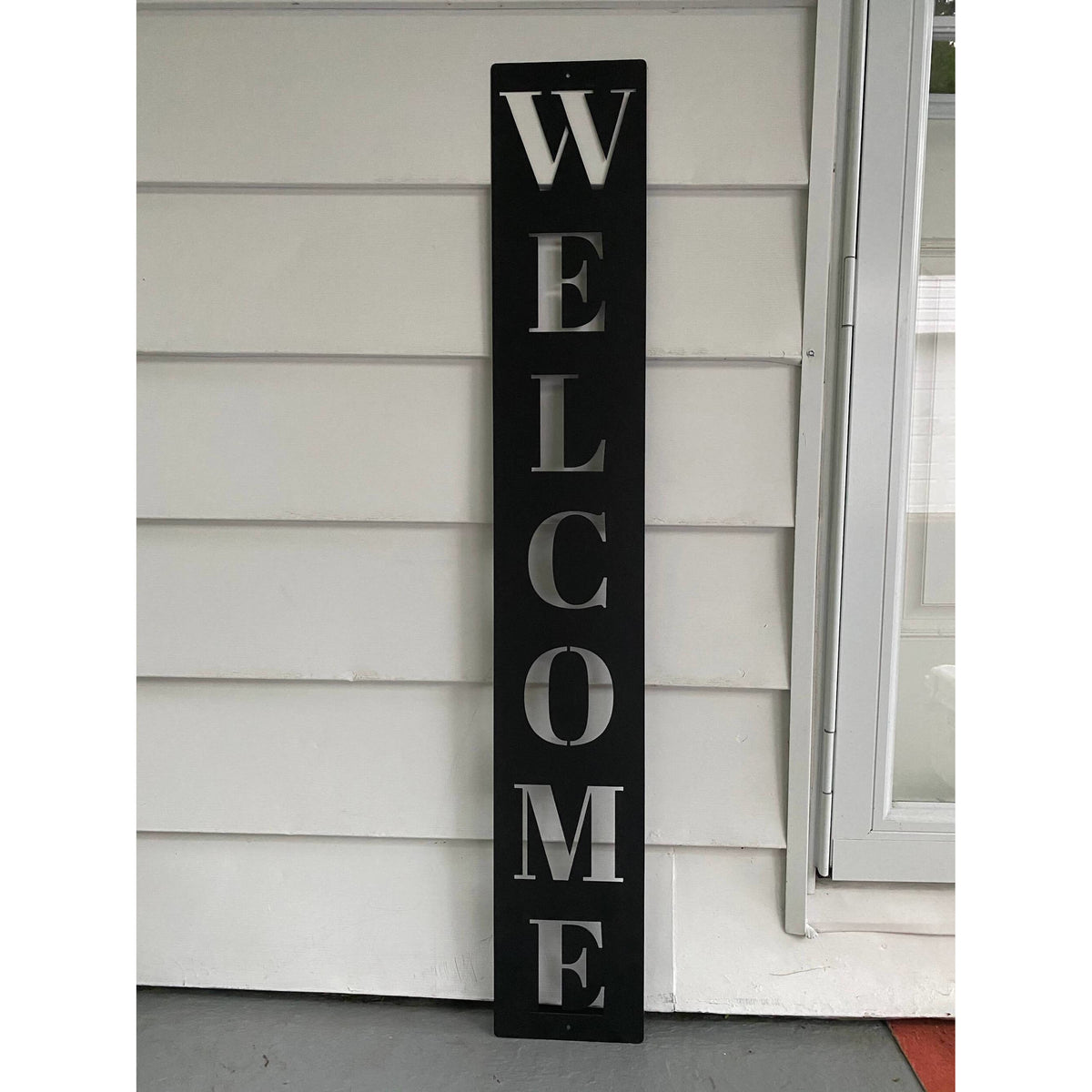 Vertical Welcome Sign up close